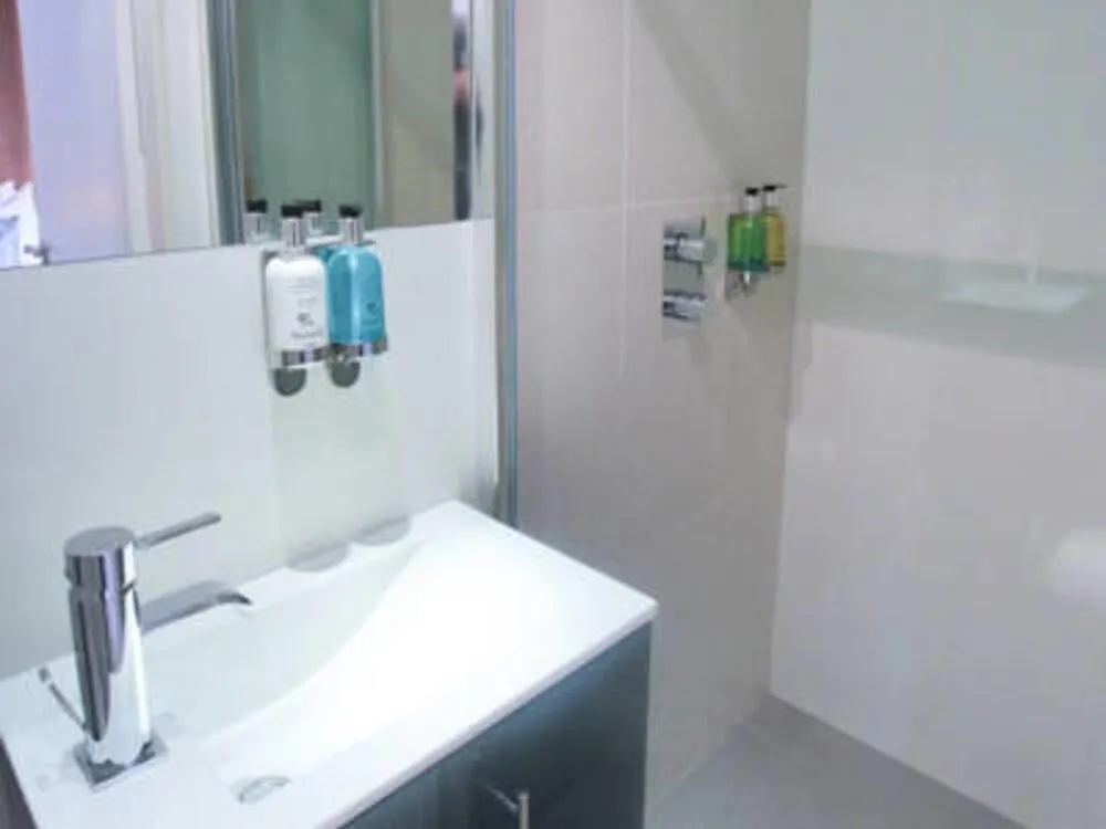 Room Home Stay Λονδίνο 4*,